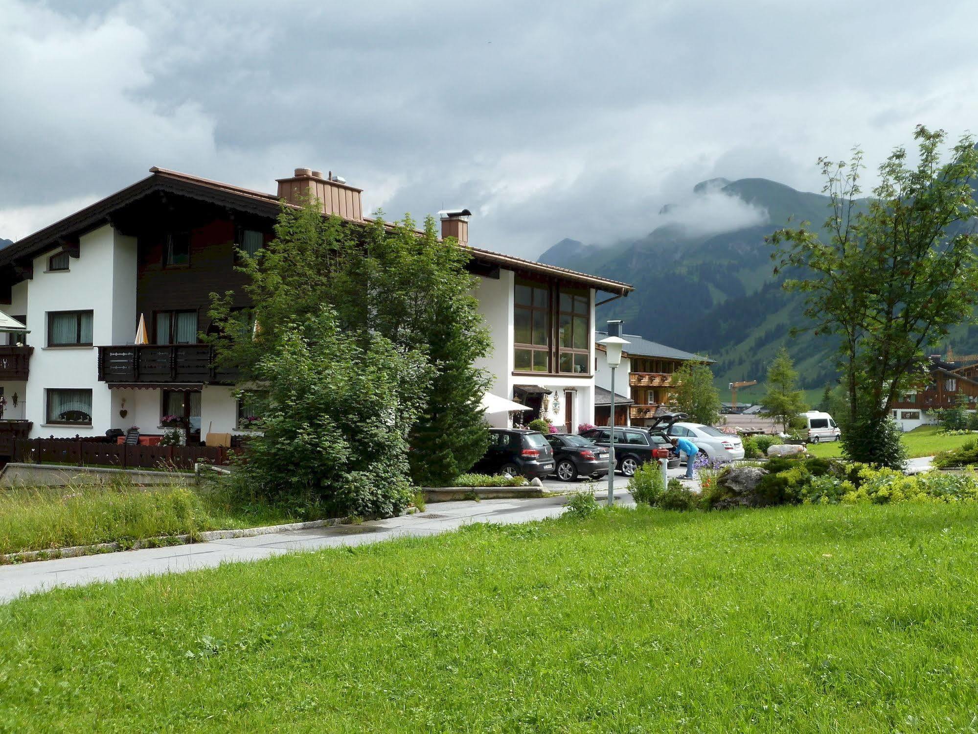 Pension Daniel Lech am Arlberg Exteriör bild